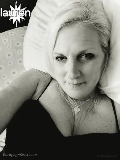 Hey baby. Lets get Closer. body rub FEEL ME