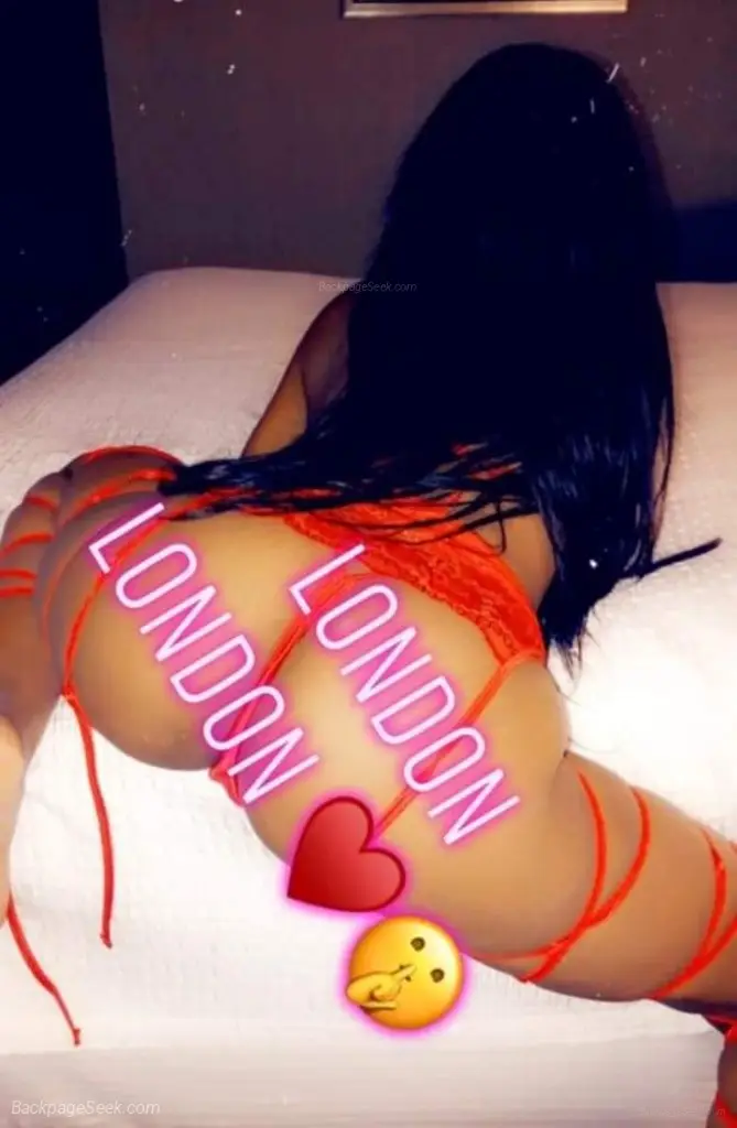 cum see why im everyones favorite funsized queen in Tucson – Women Seeking Men photo 3