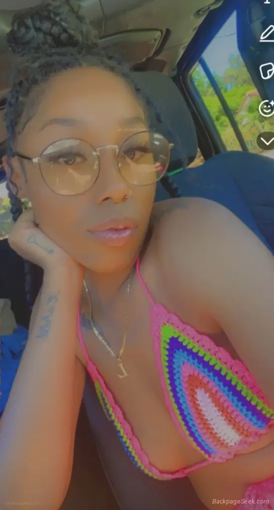 cum see why im everyones favorite funsized queen in Tucson – Women Seeking Men photo 4