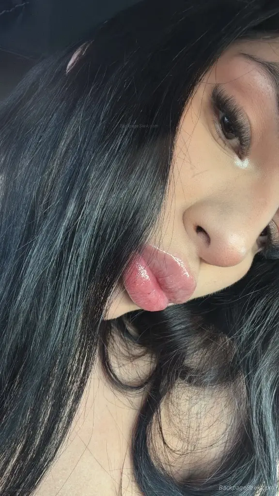 I am a beautiful slender white girl with long black hair and... in Tucson – Women Seeking Men photo 3