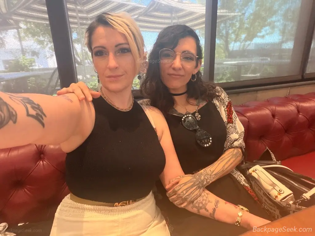Artistic Femme Couple in Tucson – Women Seeking Men photo 4