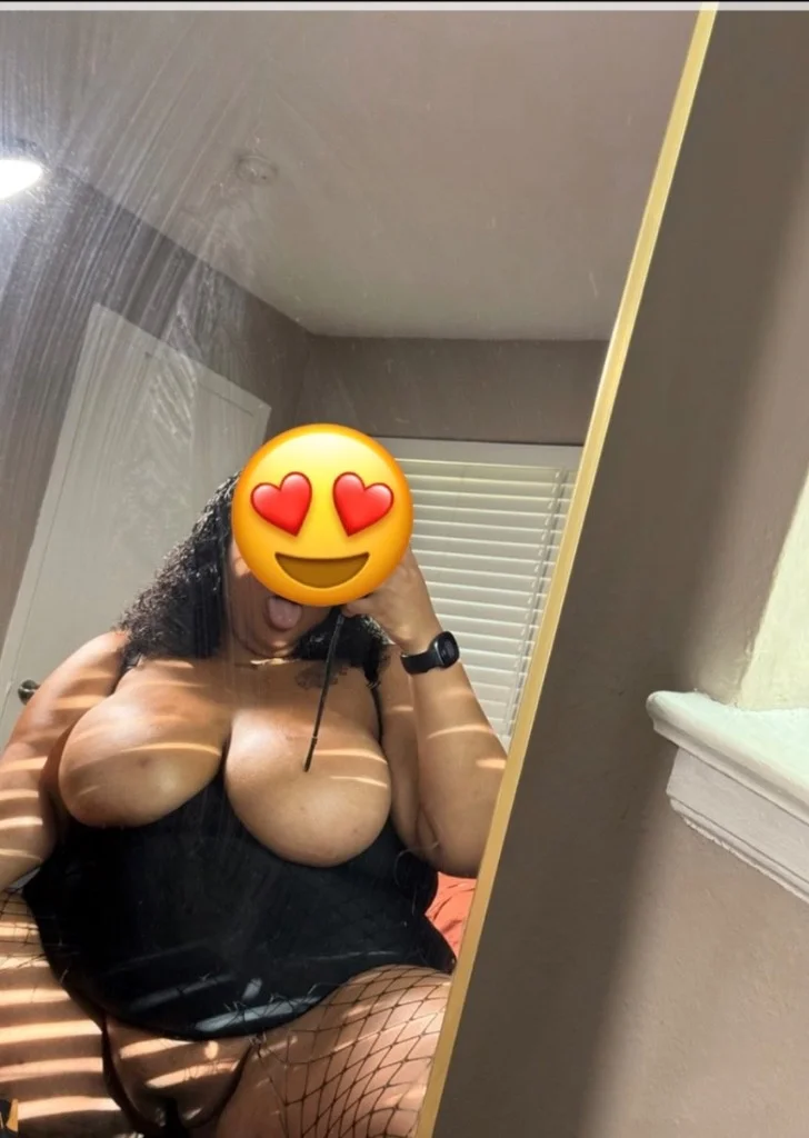 Wet pussy Redbone glow , BBW curves, pure temptation