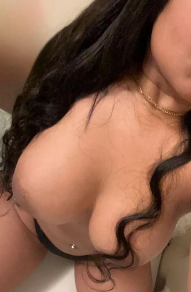 Write to me I m available in Los Angeles – Women Seeking Men photo 2