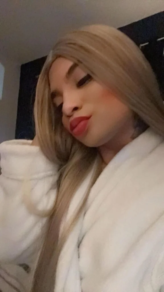 KTOWN AREA looking for good dick textme estoy a tus ordenes... in Los Angeles – Women Seeking Men photo 6