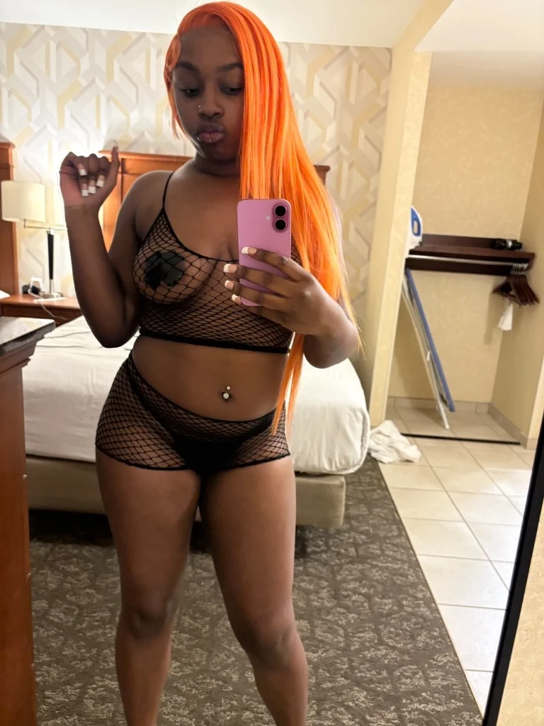 CHOCOLATE STALLION INCALL AVAILABLE
