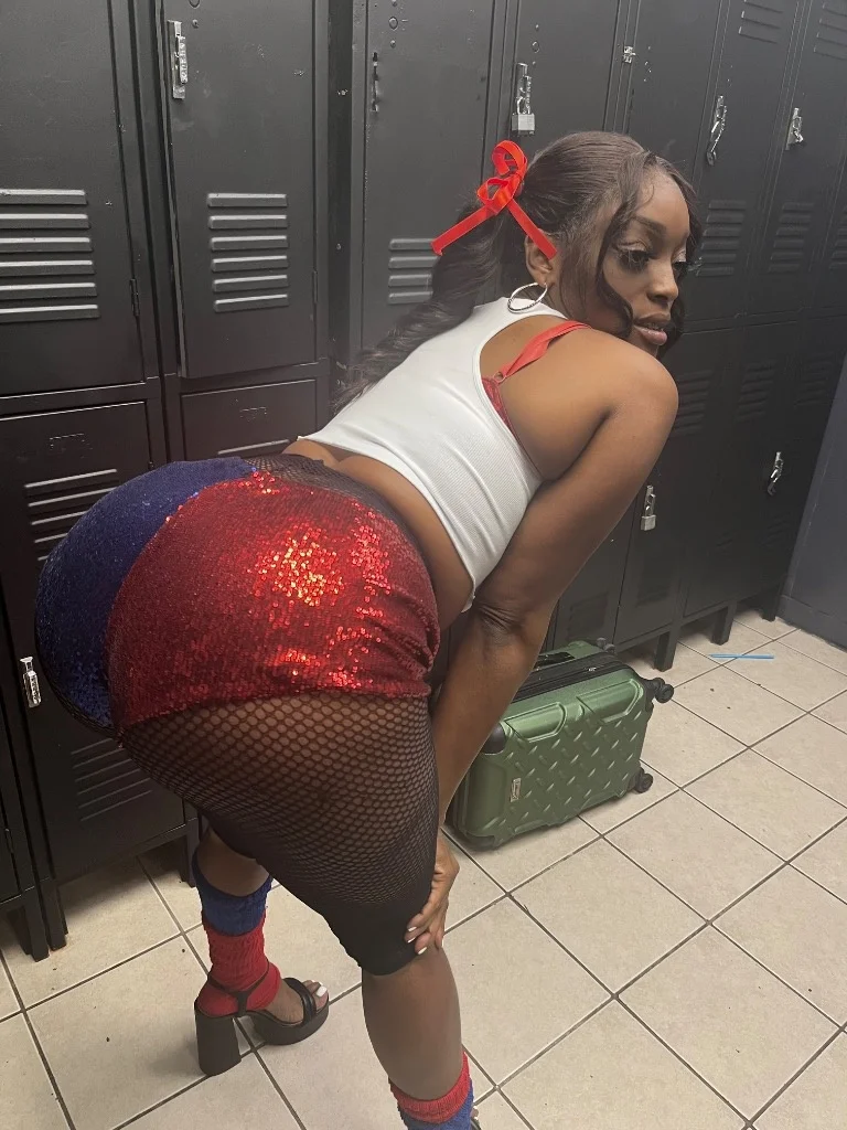 Here for a good time not a long time 80 qv's 12 hr 120 1 hr... in Detroit – Women Seeking Men photo 2
