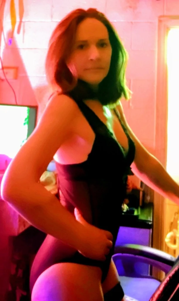 PLZ GIVE ME 2O MIN HEADS UP B4 U WANT 2 CUM QV HHR DISCOUNTS... in Detroit – Women Seeking Men photo 4