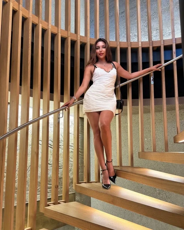 Curvy cutie with sweet kisses and playful late-night vibes in Bakersfield – Women Seeking Men photo 2