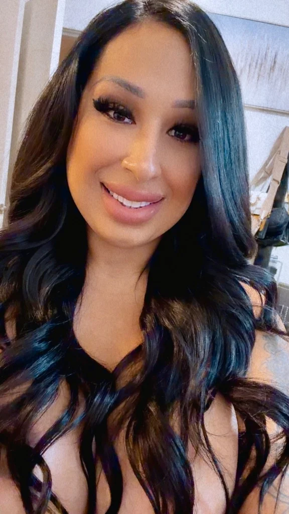TsCurvyYvette