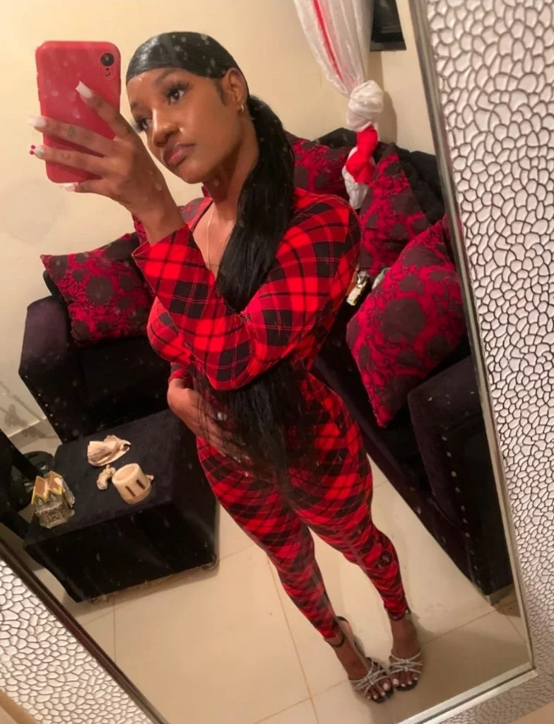 HOLA CHICA HERMOSA EN LA SONA SOLO POR UNOS DIAS