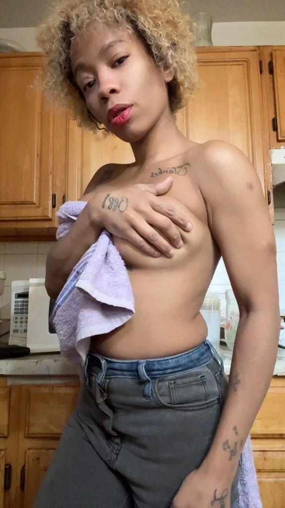 Pixie Bomb in New York - Women Seeking Men photo 4