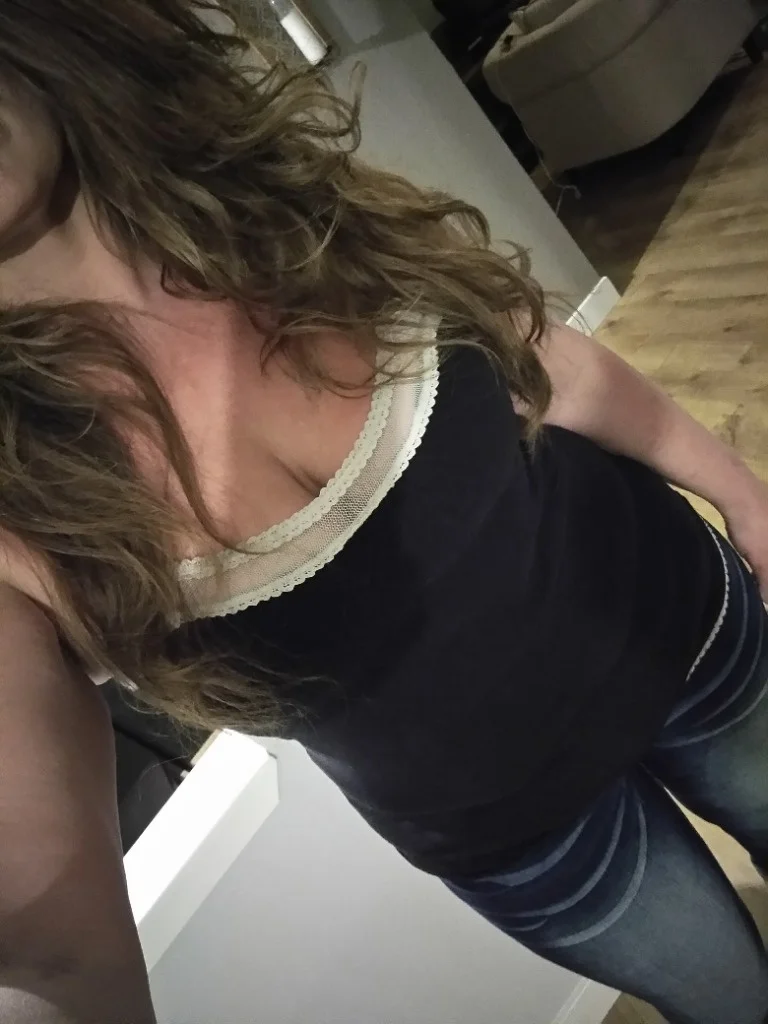 Available Now Curvy MILF in New York - Women Seeking Men photo 2