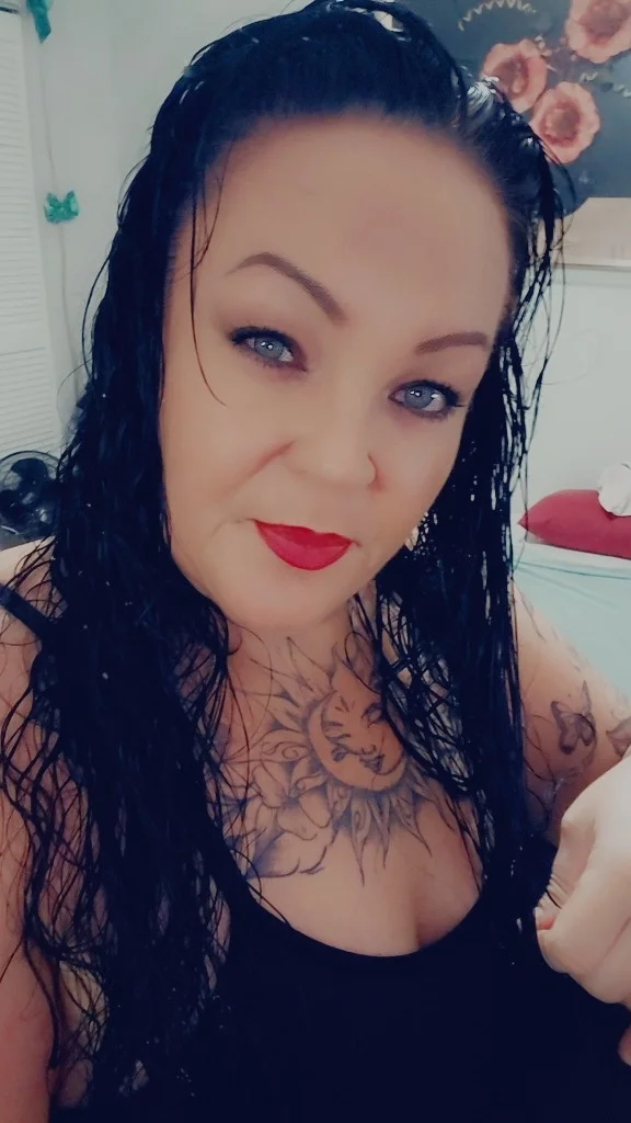 Big booty, thick thighs, beauitful titties & pretty eyes