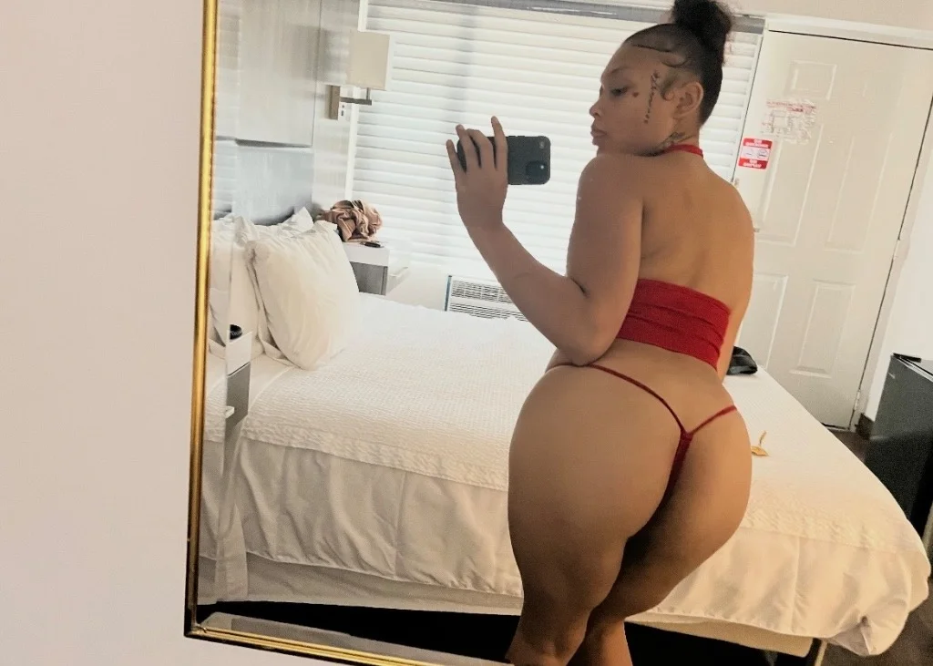 THICK CREAMY THROAT GOAT AVAILABLE FOR OUTCALLS AND FACETIME... in Tacoma – Women Seeking Men photo 4