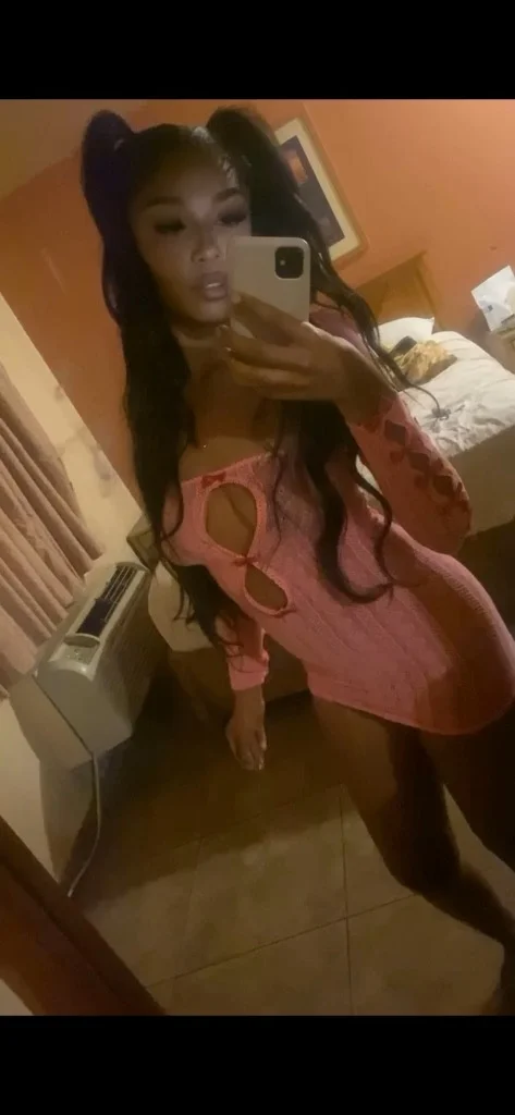 Yung Skinny Petite in Tucson - Women Seeking Men photo 2