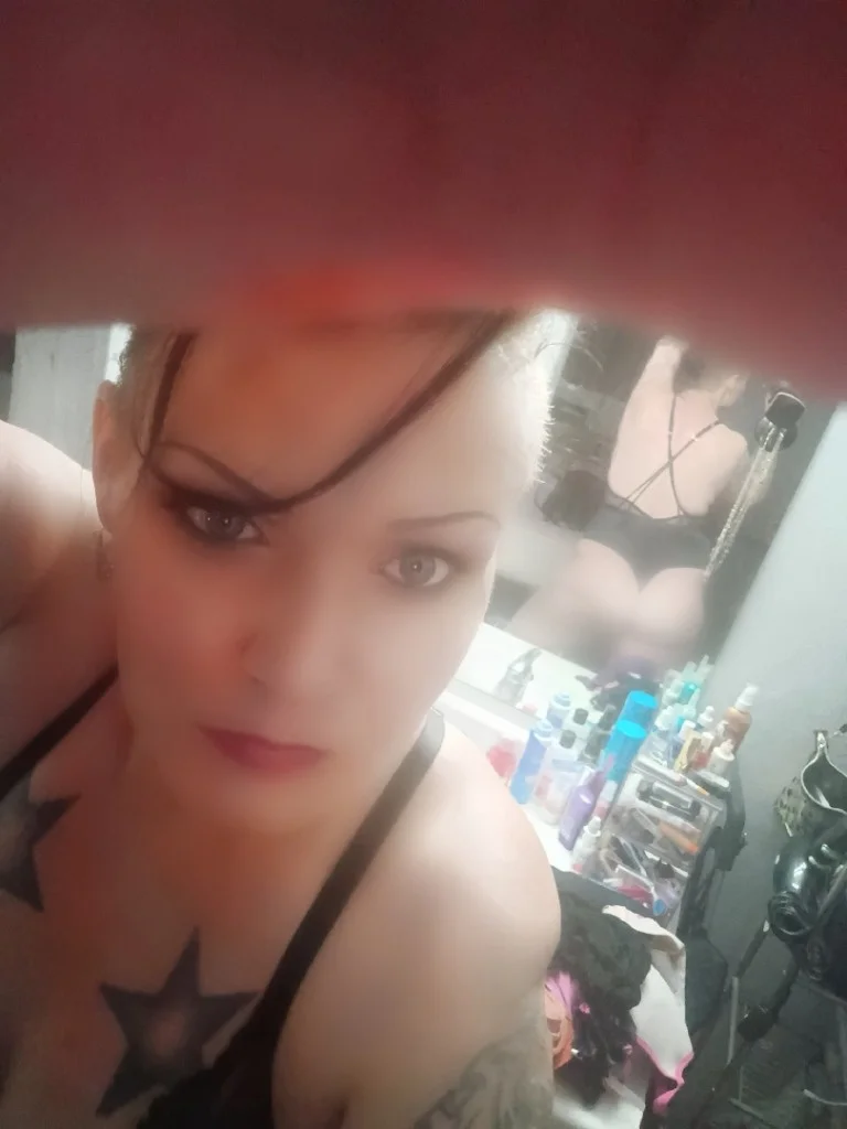 HAPPY TGI.... FRIDAAAAAY!!!!!! BIG SPECIALS to start your weekend in Tucson - Women Seeking Men photo 5
