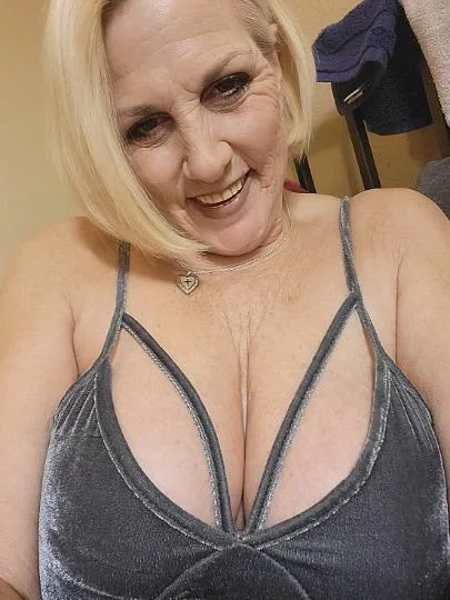 Hey baby. Lets get Closer. body rub FEEL ME in Tucson - Women Seeking Men photo 6