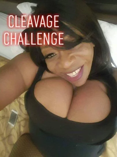 thicker than a snickerz in San Diego – Women Seeking Men photo 4