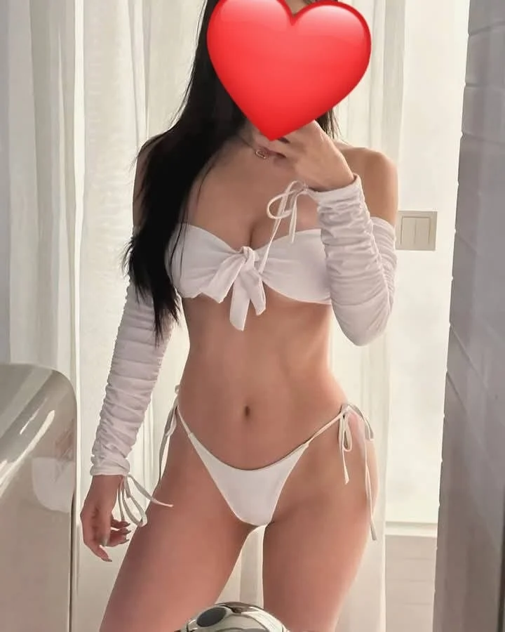 Beautiful Asians available now from 8:00 to 12:pm