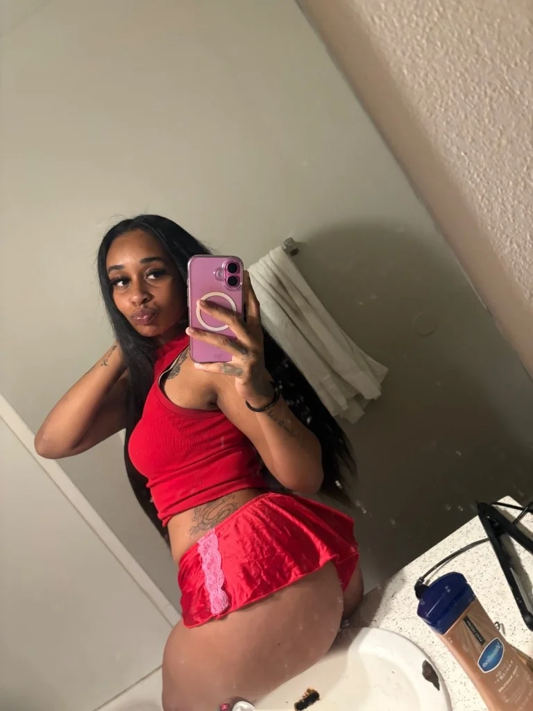 Super soaker and the deepest mouth in San Diego – Women Seeking Men photo 4