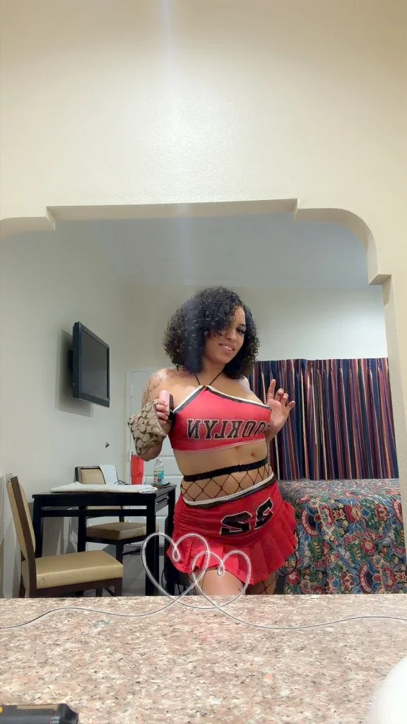 Sexy Seductive Party Girl IN TOWN FOR A WEEK Can i be your F... in Long Beach – Women Seeking Men photo 4
