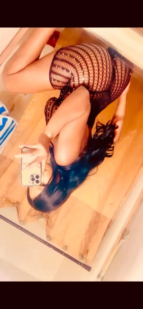 call me (: in Long Beach - Women Seeking Men