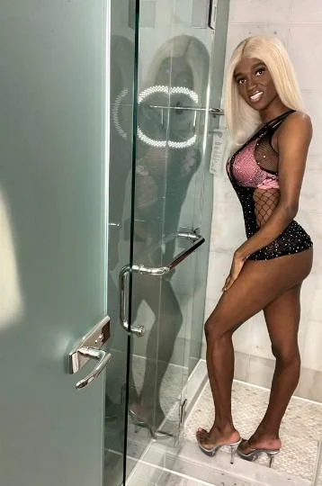 TS LOLA LUST HUNG AND READY TO PARTY .. WOODBRIDGE in Central Jersey - Women Seeking Men photo 2