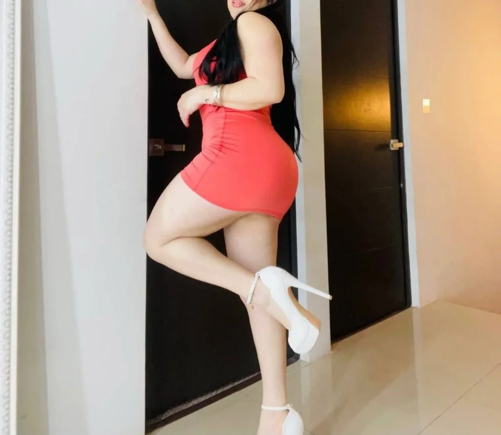 New in town come and enjoy this cute and hot Colombian girl... in Los Angeles – Women Seeking Men photo 2