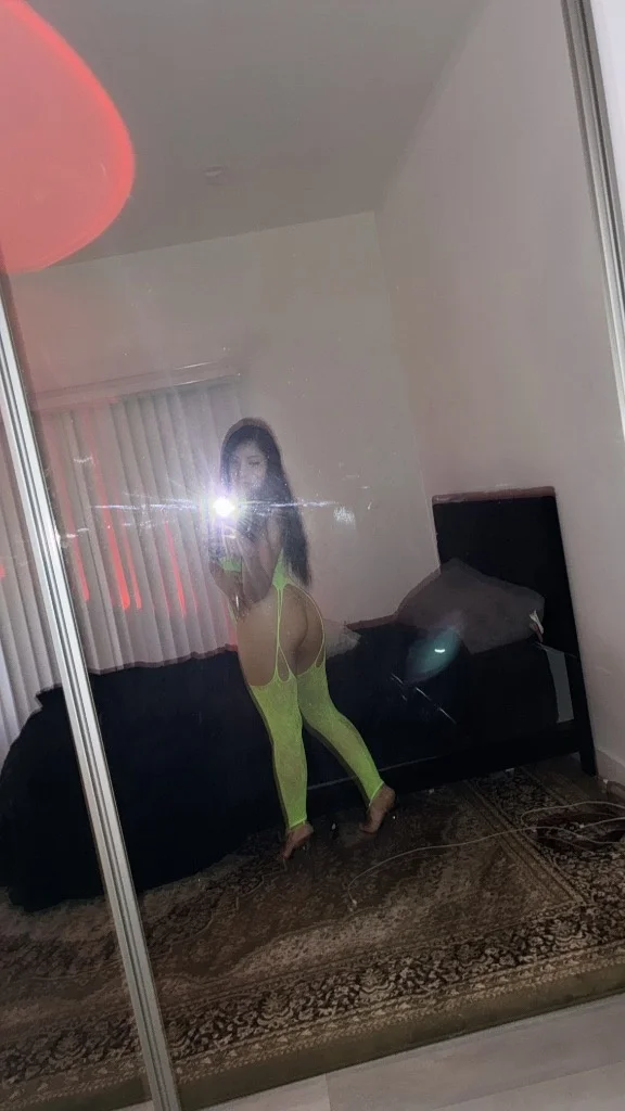 Your Favorite Fun Size Girly in Los Angeles – Women Seeking Men photo 2