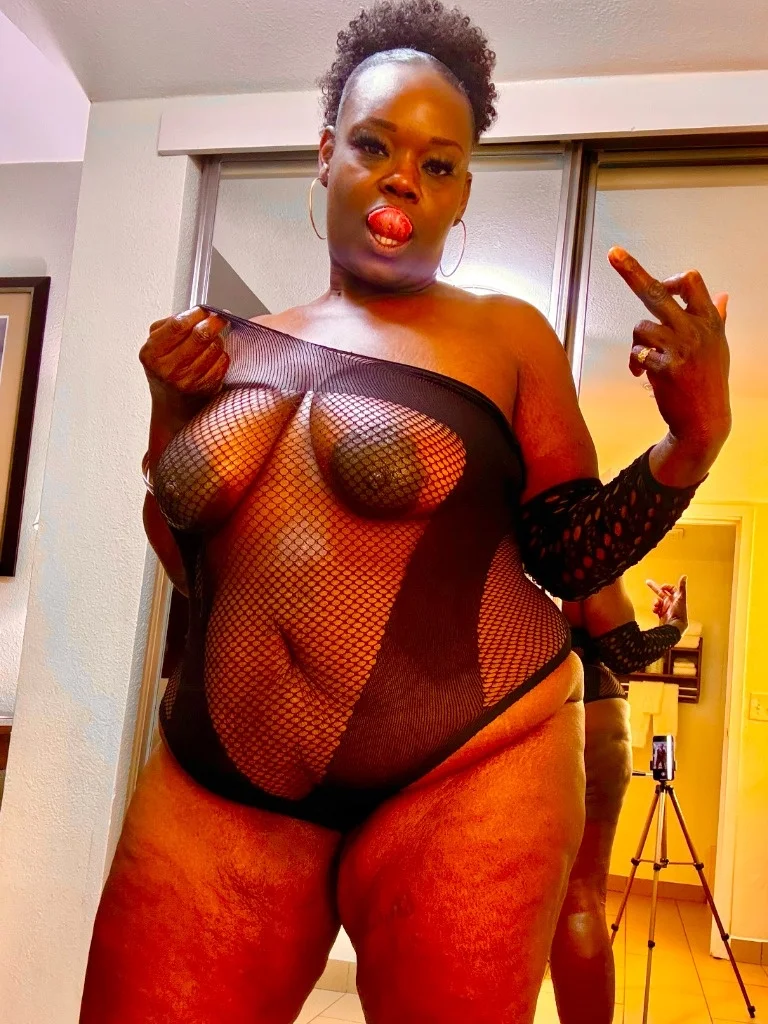 50bloNgo Hit me Im Horny as FUCK;!!!!!!.Check my PHub and reviews