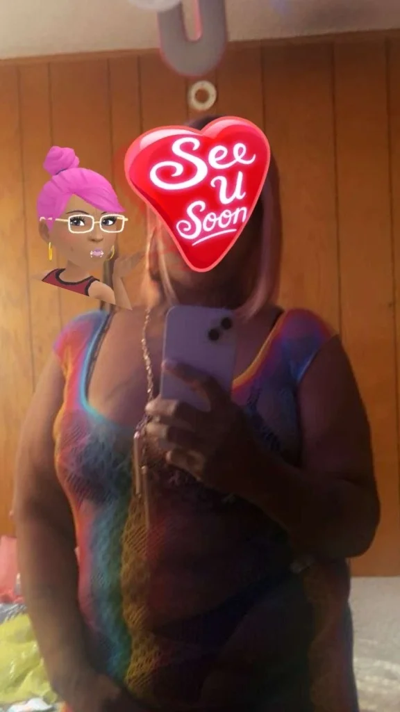 specials specials. Send me a text. 80 in Minneapolis - Women Seeking Men photo 4