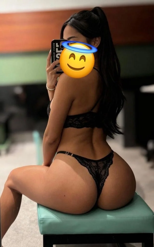 latina bien caliente in Minneapolis - Women Seeking Men photo 4