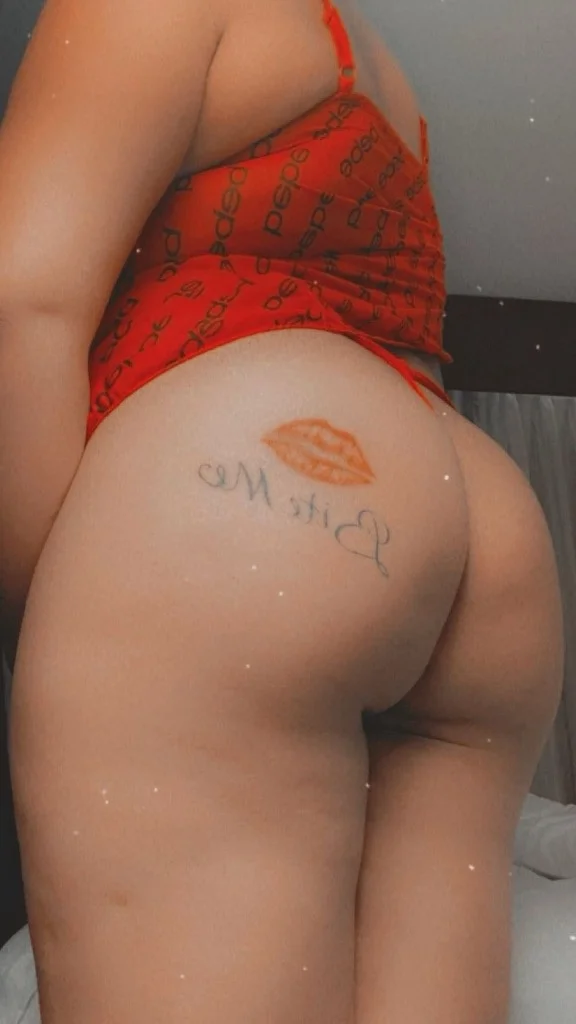 LIGHT BRIGHT FREAK TWO GIRL HORNY AND READY TO PLAY in Minneapolis - Women Seeking Men