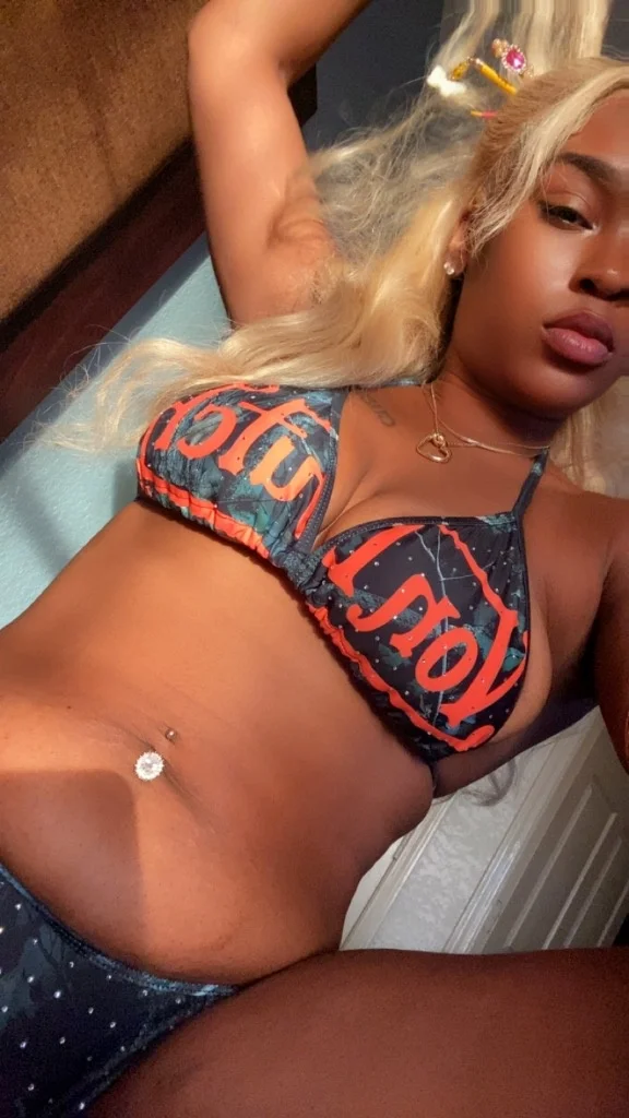 Cheeky and Real Peachy Wet and Real Slippery Dive in this Oc... in Memphis – Women Seeking Men photo 3