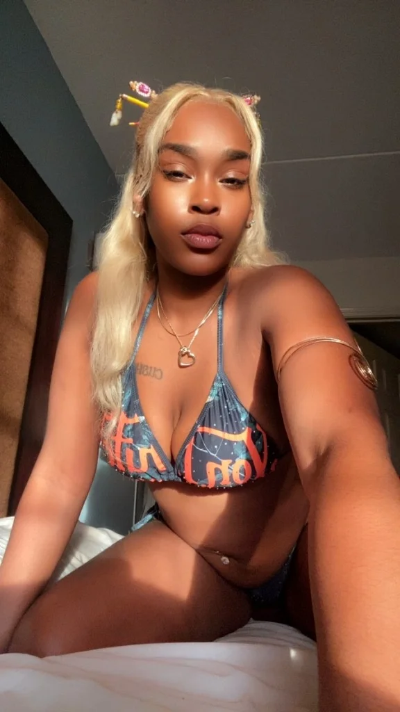 Cheeky and Real Peachy Wet and Real Slippery Dive in this Oc... in Memphis – Women Seeking Men photo 4