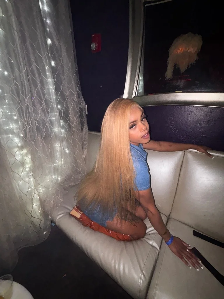 real pretty and petite in Memphis - Women Seeking Men photo 2