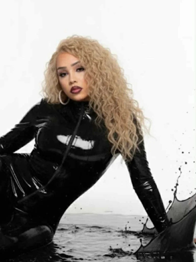 Classy but Nasty Queen Visiting Fully Verse video verificati... in Dallas – Women Seeking Men photo 3