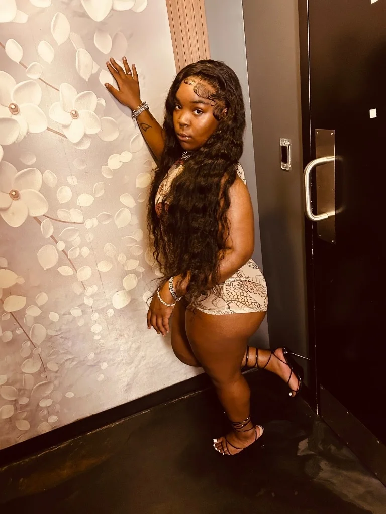BeautifulBlackQueen AVAILABLE to Rock YalL n leave ya