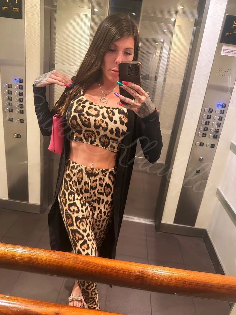 Tattooed and Curvy temptress Content avail and verified on p... in Birmingham – Women Seeking Men photo 2