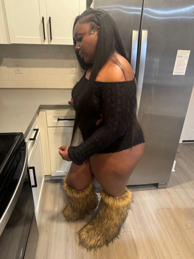 Black Chyna the goddess here to serve you Kings and Queens 1... in Huntsville – Women Seeking Men photo 3