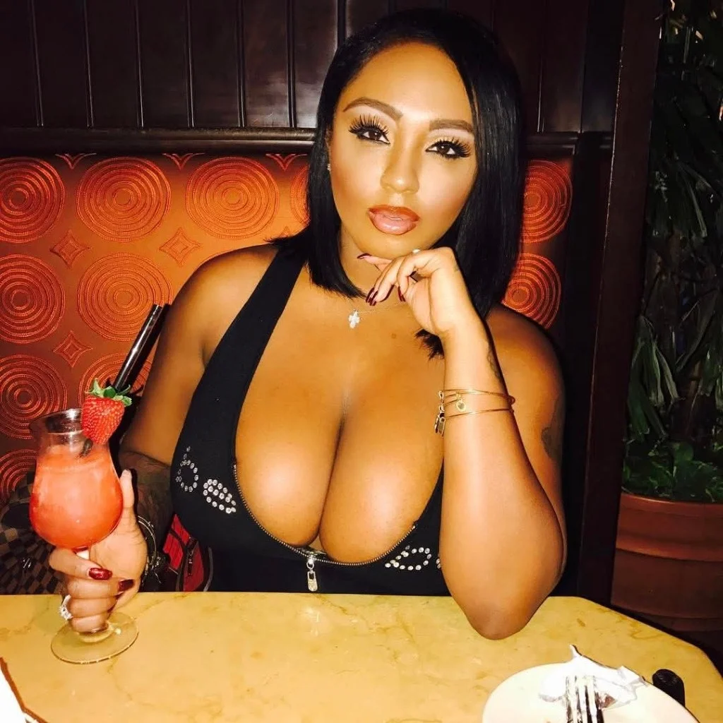 Outcall Everywhere, Your place or Mine Specials