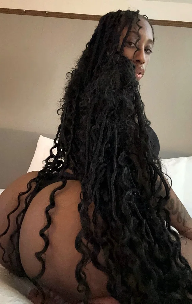 AVAILABLE NOW CUM GET THE GIFT OF NIKKI SWEET PETITE TREAT