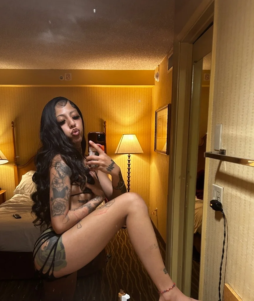 AVAILABLE FOR CARDATES & OUTCALLS,CONTENT & FACETIME SHOWS