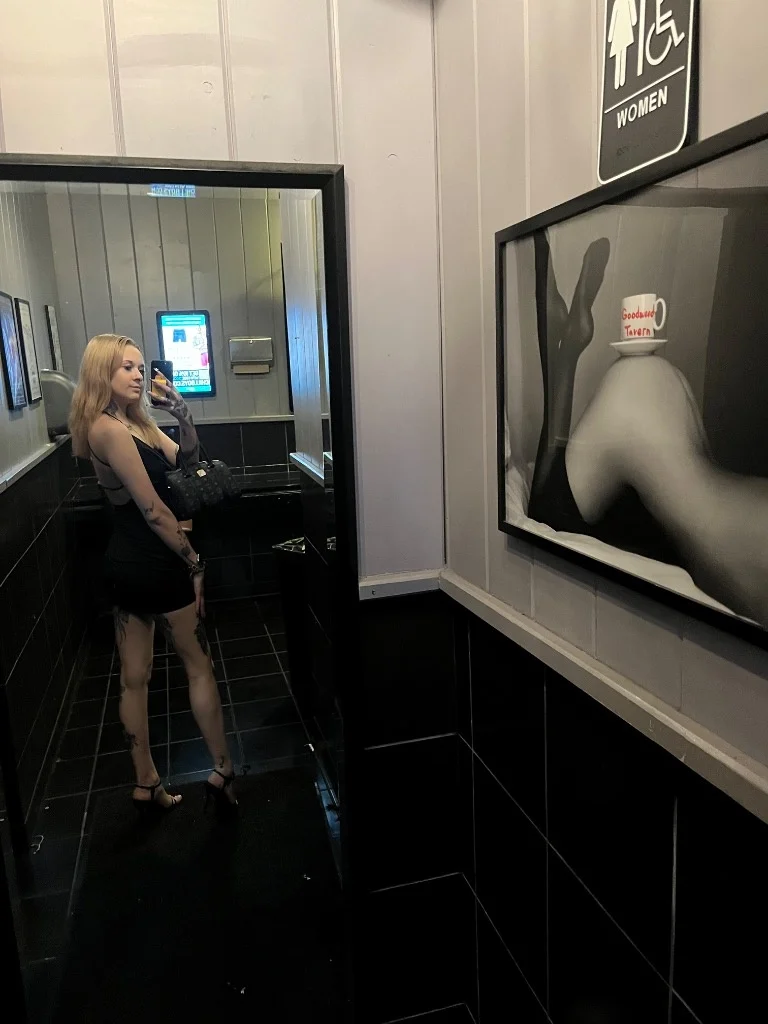 Petite Princess in Phoenix – Women Seeking Men photo 5