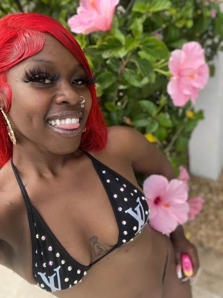Darskin Ebony Tight Pussy Fire Head incalls and Outcalls