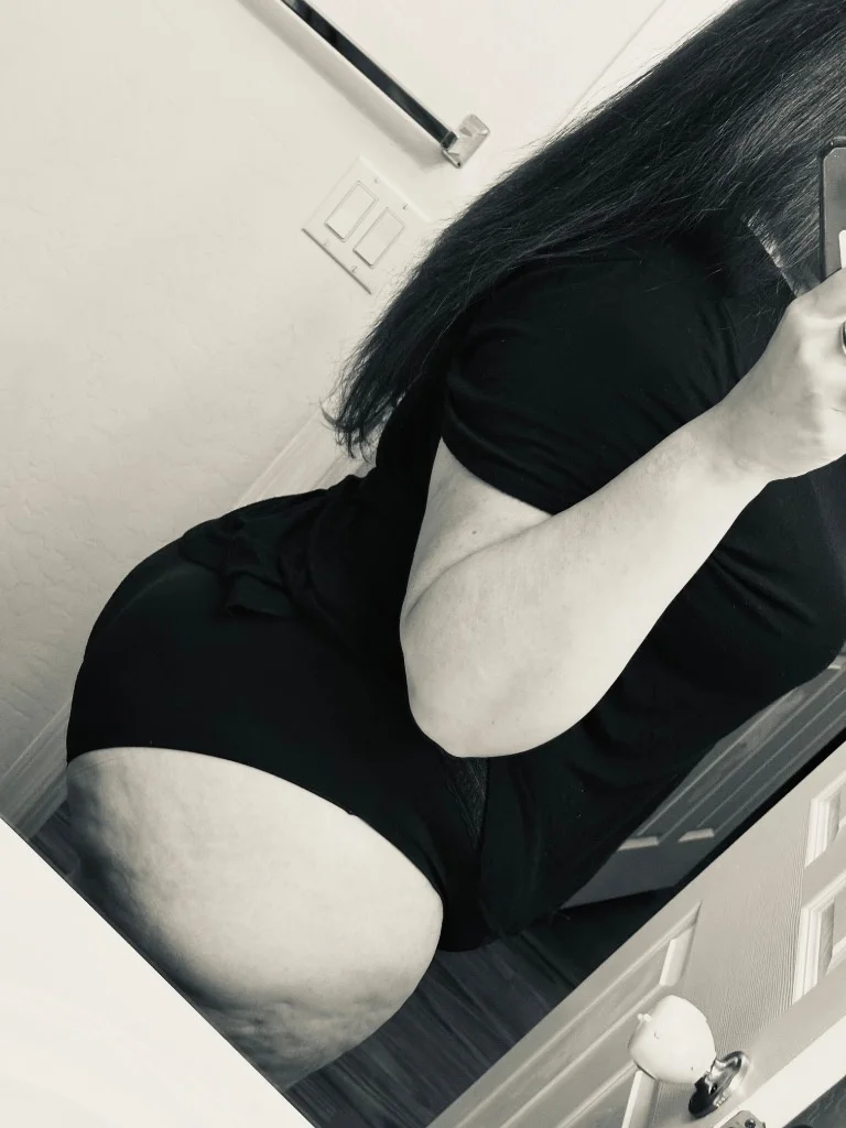 Big Booty Thick Thighs Soft Lips in Phoenix – Women Seeking Men photo 2