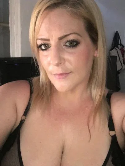 thick young juicy in Phoenix – Women Seeking Men photo 3