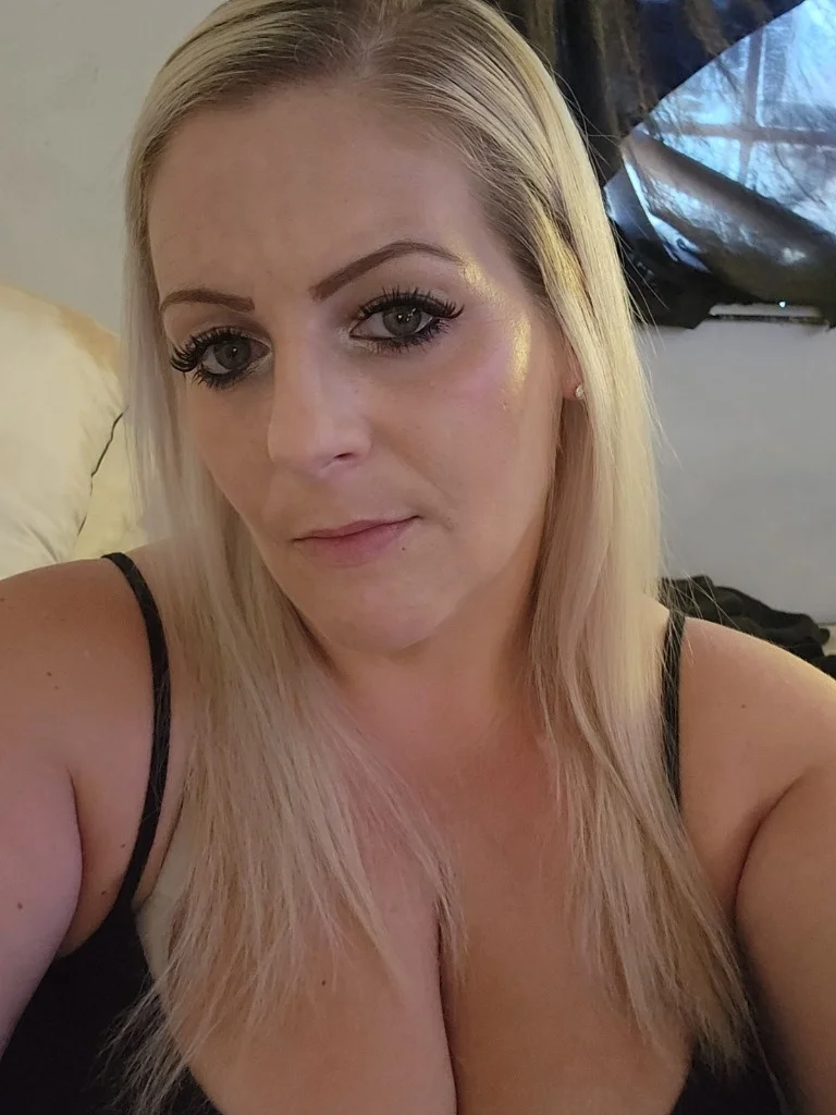 thick young juicy in Phoenix – Women Seeking Men photo 4
