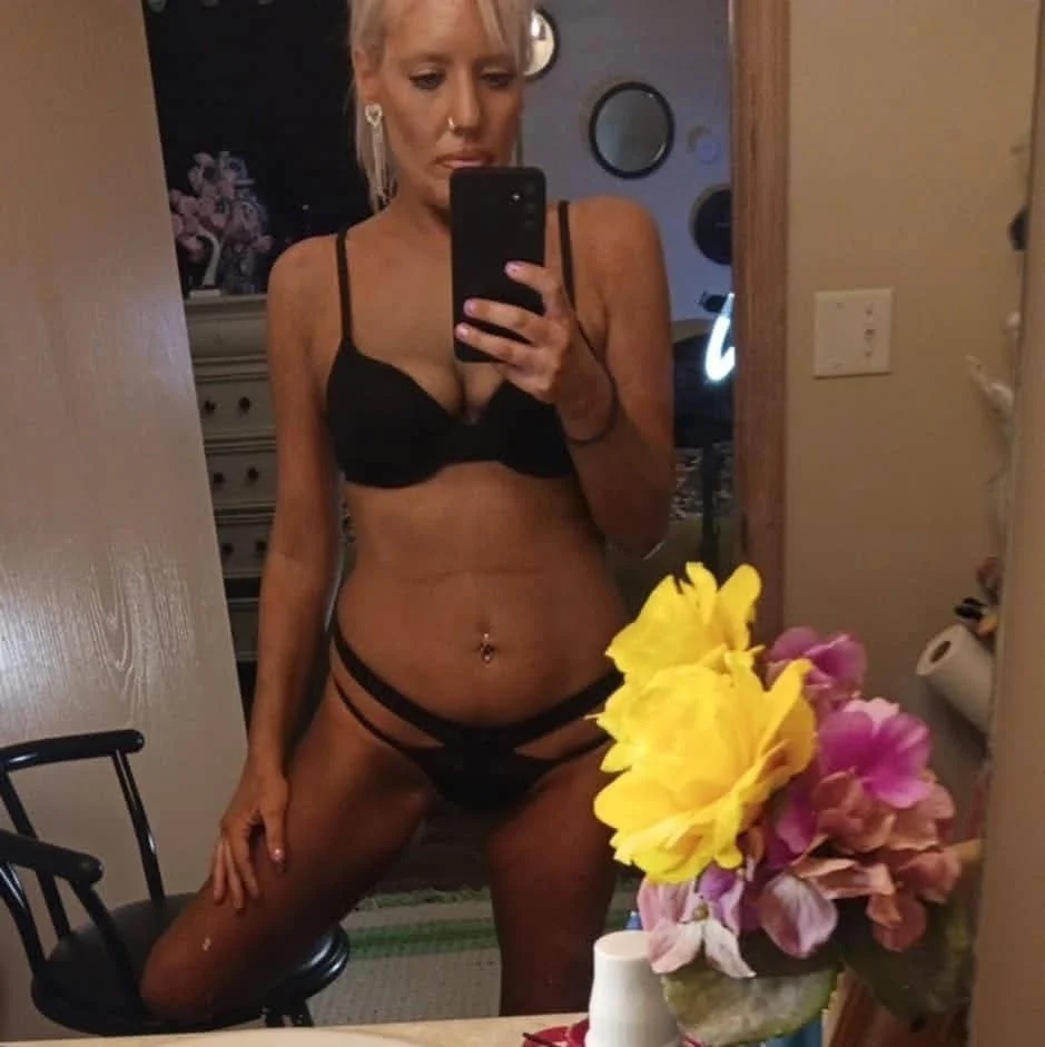 Available NOW in Fayetteville – Women Seeking Men photo 4