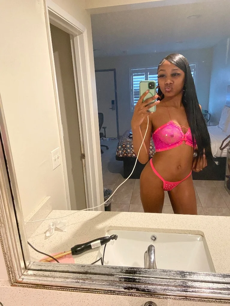 PETITE EBONY OUTCALLS/CARPLAY/FT SHOWS